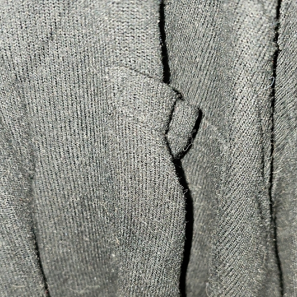 Wild Fable Black Women's Crop Thin Sweater Size Medium - Picture 2 of 3